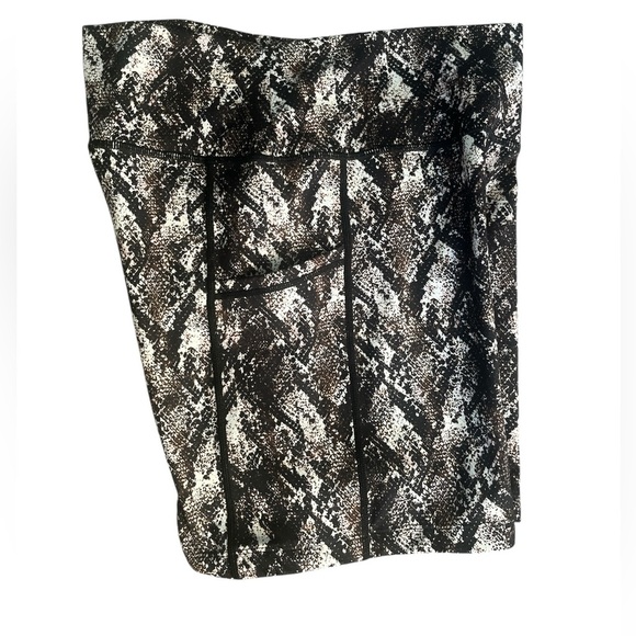 CVG Constantly Varied Gear 7” Shorts Size Medium - Picture 2 of 5